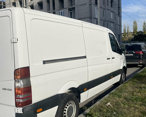 Белый Мерседес Sprinter, объемом двигателя 0 л и пробегом 221 тыс. км за 18700 $, фото 8 на Automoto.ua