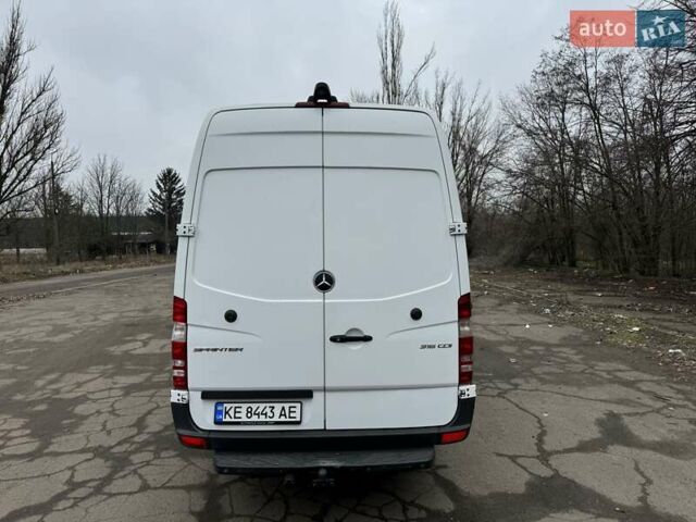 Белый Мерседес Sprinter, объемом двигателя 2.1 л и пробегом 420 тыс. км за 19500 $, фото 4 на Automoto.ua