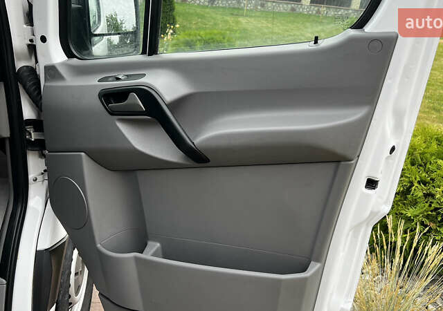 Белый Мерседес Sprinter, объемом двигателя 0 л и пробегом 408 тыс. км за 24000 $, фото 49 на Automoto.ua