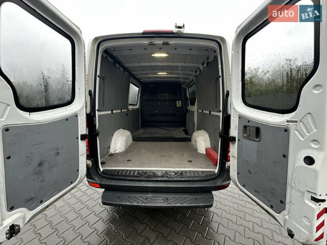 Белый Мерседес Sprinter, объемом двигателя 2.9 л и пробегом 340 тыс. км за 25000 $, фото 7 на Automoto.ua