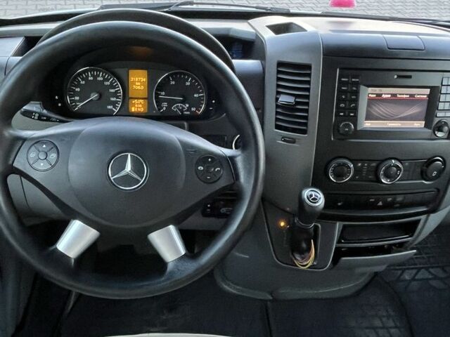 Білий Мерседес Sprinter, об'ємом двигуна 2.1 л та пробігом 320 тис. км за 25000 $, фото 13 на Automoto.ua