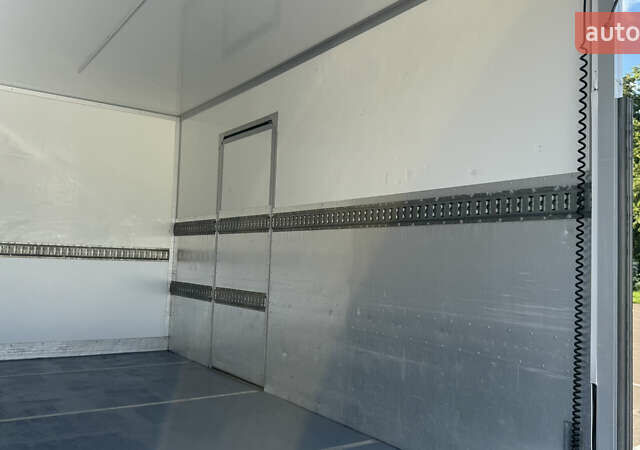 Белый Мерседес Sprinter, объемом двигателя 2.2 л и пробегом 275 тыс. км за 21900 $, фото 42 на Automoto.ua