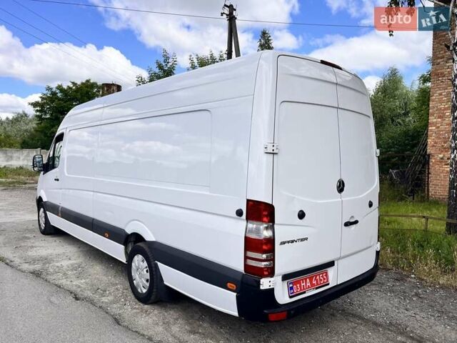 Белый Мерседес Sprinter, объемом двигателя 2.2 л и пробегом 385 тыс. км за 23638 $, фото 7 на Automoto.ua
