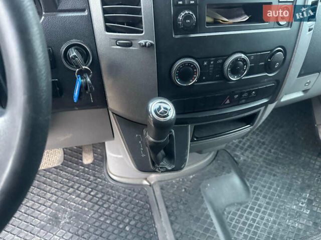 Белый Мерседес Sprinter, объемом двигателя 2.2 л и пробегом 600 тыс. км за 22500 $, фото 10 на Automoto.ua
