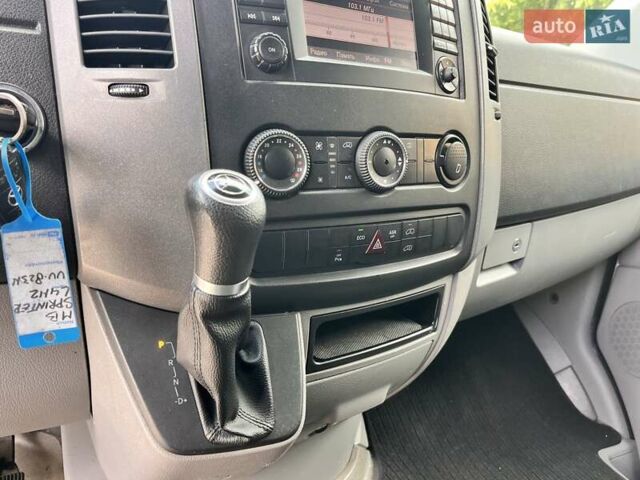 Белый Мерседес Sprinter, объемом двигателя 2.2 л и пробегом 385 тыс. км за 23638 $, фото 18 на Automoto.ua