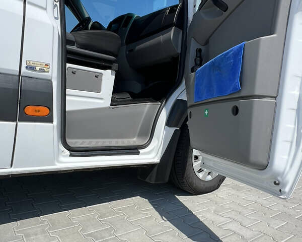 Белый Мерседес Sprinter, объемом двигателя 2.1 л и пробегом 506 тыс. км за 18999 $, фото 12 на Automoto.ua