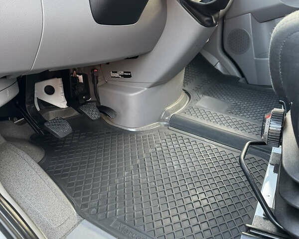 Белый Мерседес Sprinter, объемом двигателя 2.14 л и пробегом 331 тыс. км за 21500 $, фото 9 на Automoto.ua