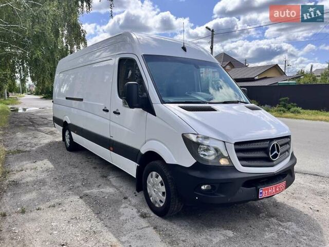 Белый Мерседес Sprinter, объемом двигателя 2.2 л и пробегом 385 тыс. км за 23638 $, фото 3 на Automoto.ua