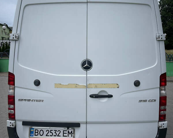 Белый Мерседес Sprinter, объемом двигателя 2.14 л и пробегом 500 тыс. км за 15555 $, фото 5 на Automoto.ua