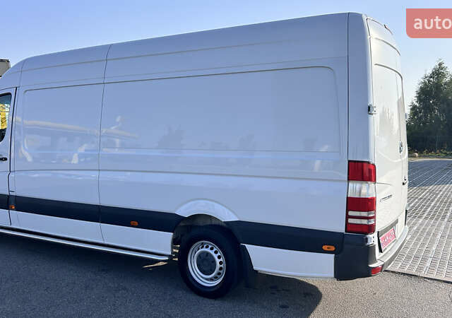 Белый Мерседес Sprinter, объемом двигателя 0 л и пробегом 287 тыс. км за 20850 $, фото 4 на Automoto.ua