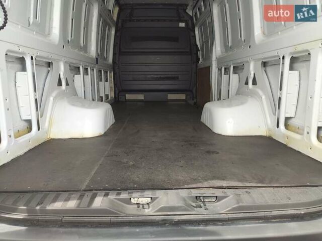 Белый Мерседес Sprinter, объемом двигателя 0 л и пробегом 291 тыс. км за 28800 $, фото 41 на Automoto.ua