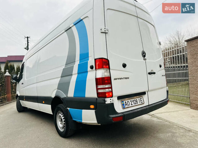 Белый Мерседес Sprinter, объемом двигателя 2.1 л и пробегом 330 тыс. км за 18700 $, фото 119 на Automoto.ua