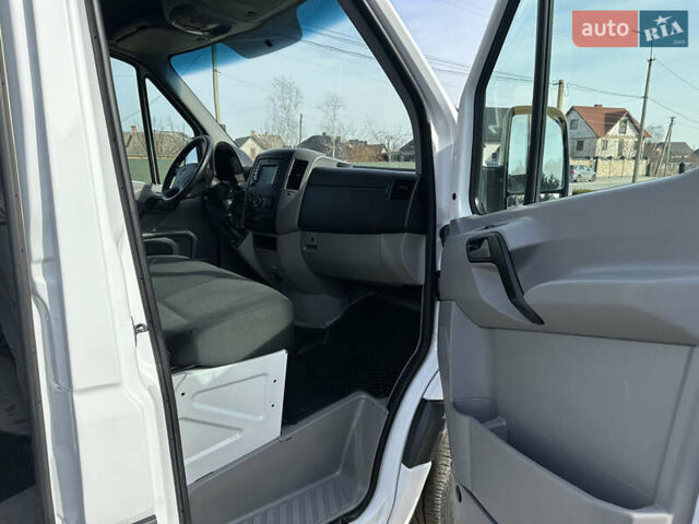 Белый Мерседес Sprinter, объемом двигателя 2.2 л и пробегом 385 тыс. км за 18300 $, фото 23 на Automoto.ua
