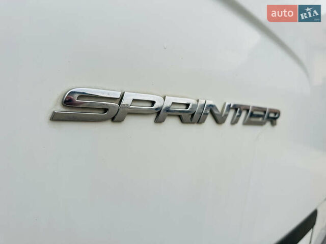 Белый Мерседес Sprinter, объемом двигателя 2.1 л и пробегом 330 тыс. км за 18700 $, фото 10 на Automoto.ua