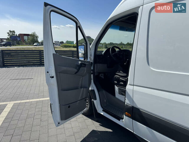Белый Мерседес Sprinter, объемом двигателя 2.2 л и пробегом 370 тыс. км за 17700 $, фото 16 на Automoto.ua