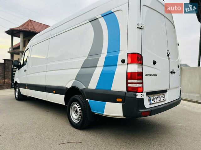 Белый Мерседес Sprinter, объемом двигателя 2.1 л и пробегом 330 тыс. км за 18700 $, фото 154 на Automoto.ua