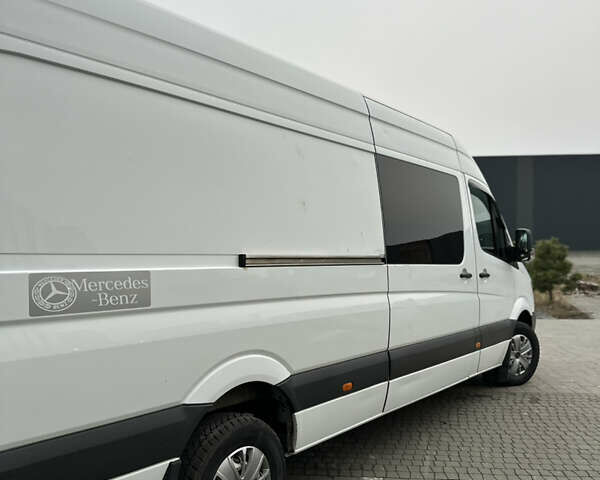 Белый Мерседес Sprinter, объемом двигателя 2.14 л и пробегом 470 тыс. км за 15800 $, фото 13 на Automoto.ua