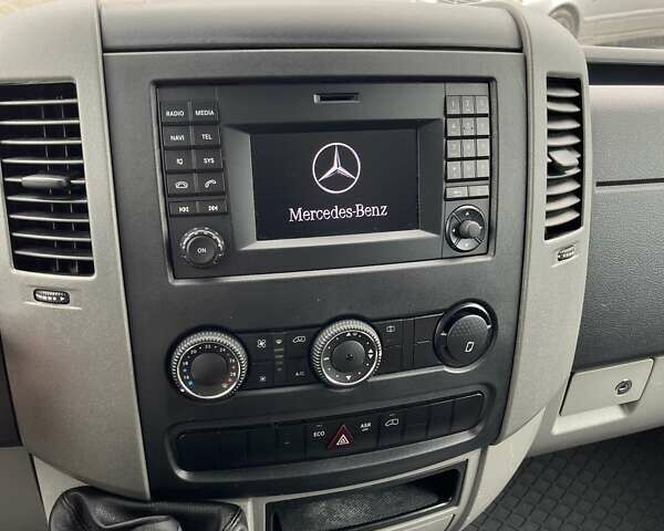 Белый Мерседес Sprinter, объемом двигателя 0 л и пробегом 150 тыс. км за 19750 $, фото 1 на Automoto.ua