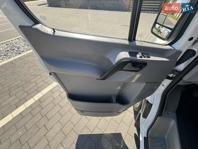 Белый Мерседес Sprinter, объемом двигателя 2.2 л и пробегом 370 тыс. км за 17700 $, фото 23 на Automoto.ua