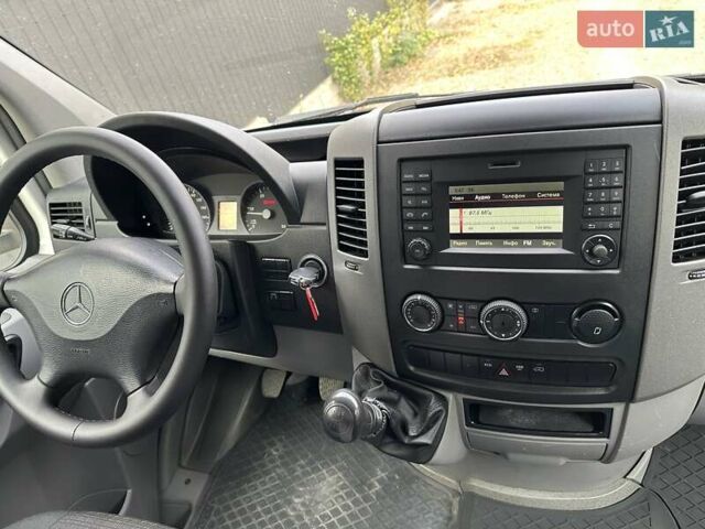 Белый Мерседес Sprinter, объемом двигателя 0 л и пробегом 150 тыс. км за 19750 $, фото 3 на Automoto.ua