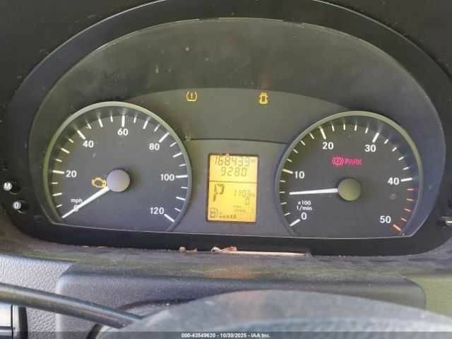 Белый Мерседес Sprinter, объемом двигателя 3 л и пробегом 168 тыс. км за 2500 $, фото 6 на Automoto.ua