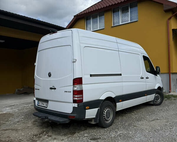 Белый Мерседес Sprinter, объемом двигателя 2.1 л и пробегом 222 тыс. км за 21000 $, фото 3 на Automoto.ua