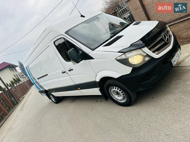Белый Мерседес Sprinter, объемом двигателя 2.1 л и пробегом 330 тыс. км за 18700 $, фото 6 на Automoto.ua