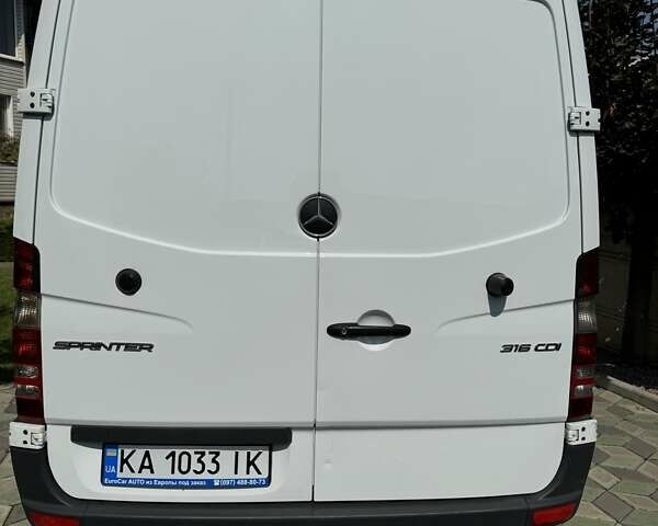 Белый Мерседес Sprinter, объемом двигателя 2.14 л и пробегом 176 тыс. км за 17952 $, фото 4 на Automoto.ua