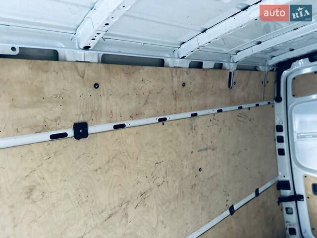 Белый Мерседес Sprinter, объемом двигателя 2.1 л и пробегом 330 тыс. км за 18700 $, фото 56 на Automoto.ua
