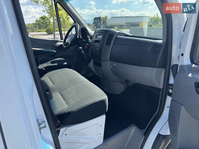 Белый Мерседес Sprinter, объемом двигателя 2.2 л и пробегом 370 тыс. км за 17700 $, фото 26 на Automoto.ua