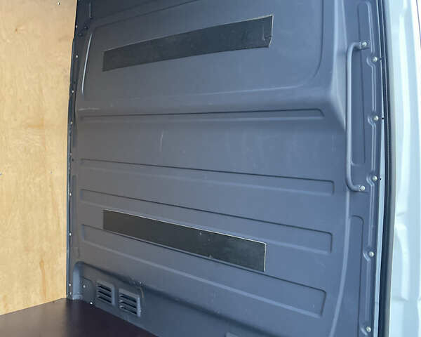 Белый Мерседес Sprinter, объемом двигателя 2.2 л и пробегом 320 тыс. км за 22400 $, фото 36 на Automoto.ua