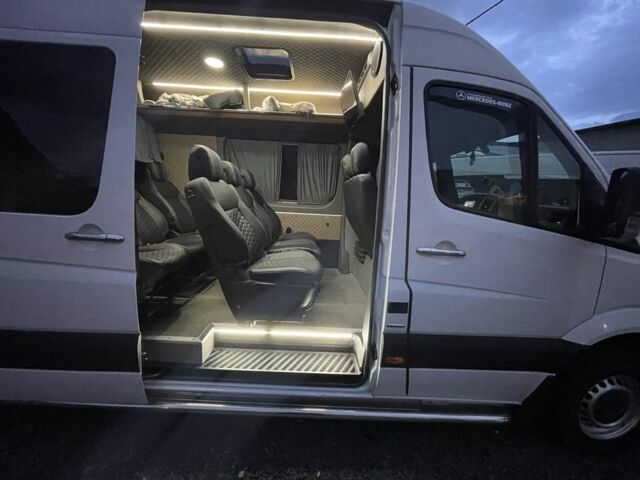 Белый Мерседес Sprinter, объемом двигателя 2.1 л и пробегом 785 тыс. км за 20000 $, фото 4 на Automoto.ua