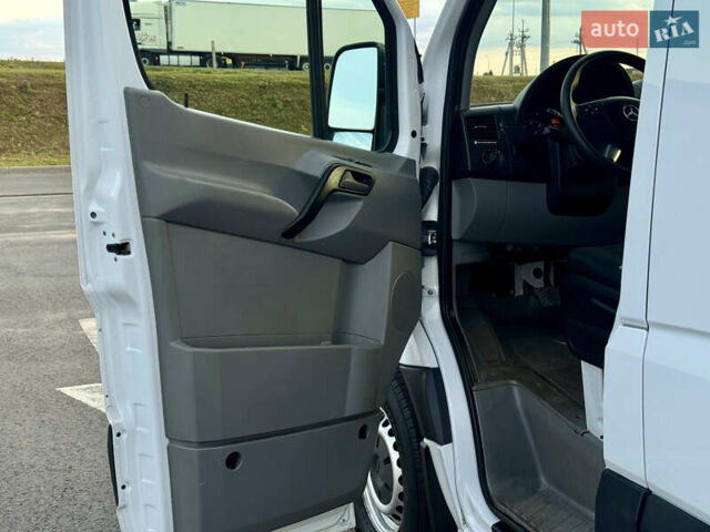 Белый Мерседес Sprinter, объемом двигателя 2.99 л и пробегом 95 тыс. км за 26800 $, фото 19 на Automoto.ua