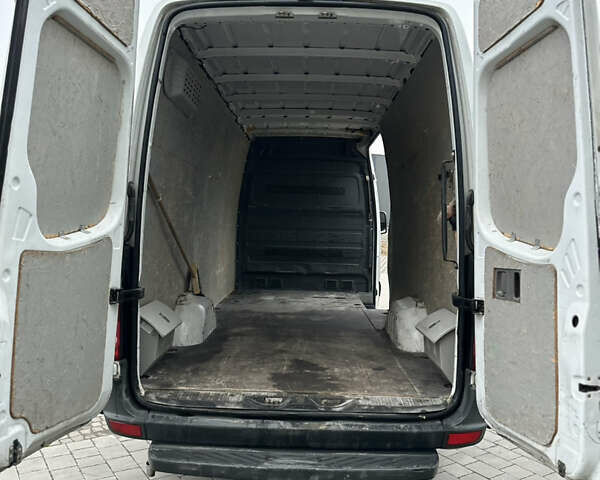 Белый Мерседес Sprinter, объемом двигателя 2.14 л и пробегом 470 тыс. км за 15800 $, фото 18 на Automoto.ua