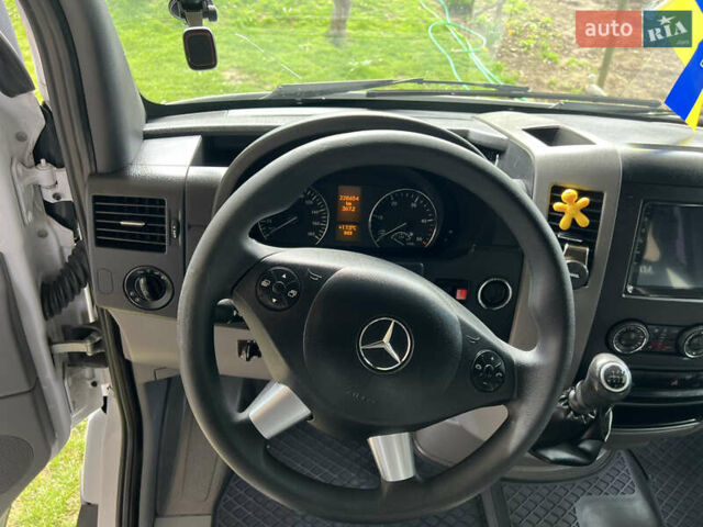 Белый Мерседес Sprinter, объемом двигателя 2.2 л и пробегом 213 тыс. км за 34560 $, фото 18 на Automoto.ua