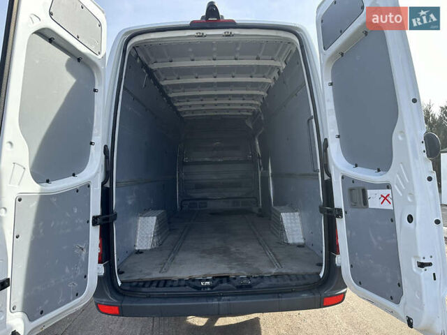 Белый Мерседес Sprinter, объемом двигателя 2.2 л и пробегом 385 тыс. км за 18300 $, фото 12 на Automoto.ua