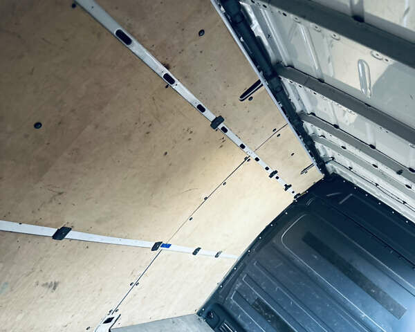 Белый Мерседес Sprinter, объемом двигателя 2.1 л и пробегом 330 тыс. км за 18700 $, фото 55 на Automoto.ua