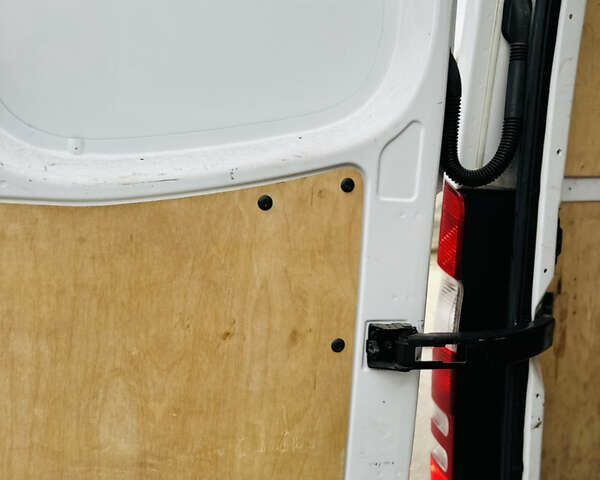 Белый Мерседес Sprinter, объемом двигателя 2.1 л и пробегом 330 тыс. км за 18700 $, фото 105 на Automoto.ua