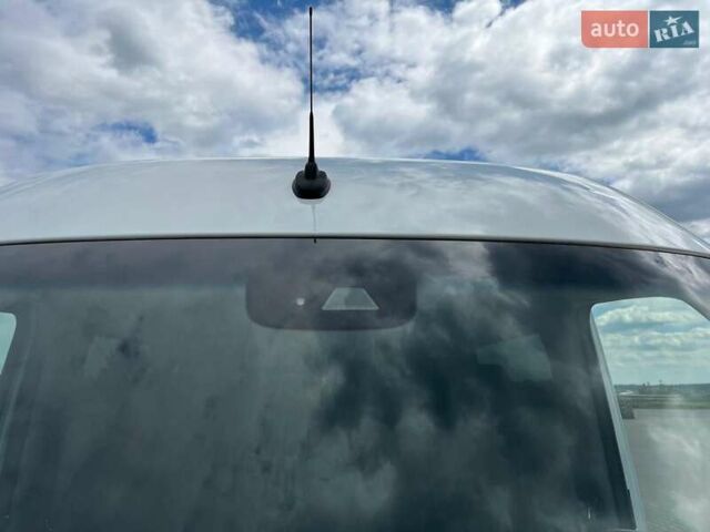 Белый Мерседес Sprinter, объемом двигателя 0 л и пробегом 168 тыс. км за 49421 $, фото 24 на Automoto.ua