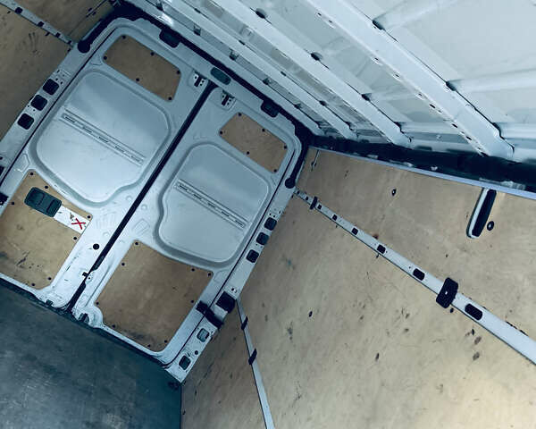Белый Мерседес Sprinter, объемом двигателя 2.1 л и пробегом 330 тыс. км за 18700 $, фото 146 на Automoto.ua