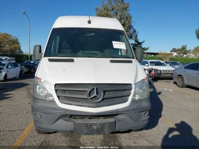 Белый Мерседес Sprinter, объемом двигателя 3 л и пробегом 168 тыс. км за 2500 $, фото 11 на Automoto.ua