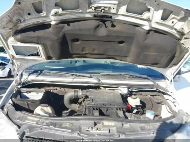 Белый Мерседес Sprinter, объемом двигателя 3 л и пробегом 168 тыс. км за 2500 $, фото 9 на Automoto.ua