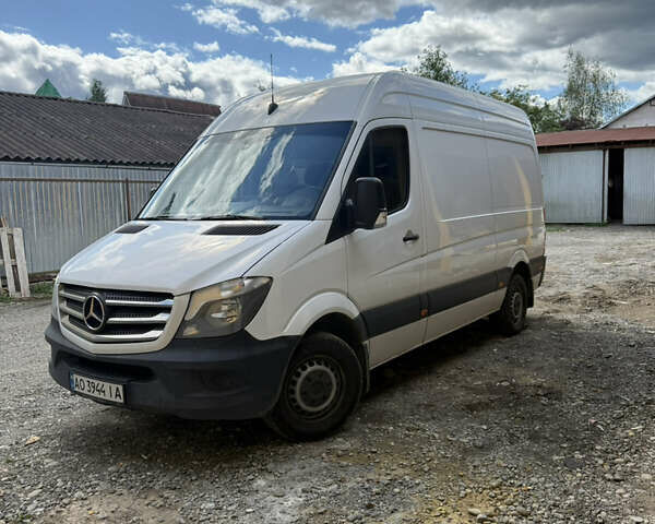 Белый Мерседес Sprinter, объемом двигателя 2.1 л и пробегом 222 тыс. км за 21000 $, фото 2 на Automoto.ua