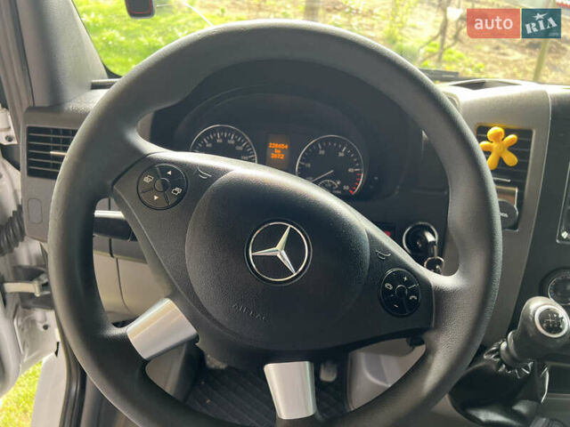 Белый Мерседес Sprinter, объемом двигателя 2.2 л и пробегом 213 тыс. км за 34560 $, фото 19 на Automoto.ua