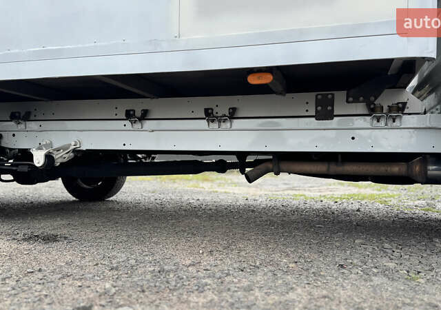 Белый Мерседес Sprinter, объемом двигателя 2.2 л и пробегом 250 тыс. км за 17199 $, фото 12 на Automoto.ua