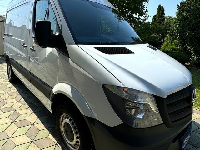 Белый Мерседес Sprinter, объемом двигателя 2.1 л и пробегом 176 тыс. км за 17310 $, фото 3 на Automoto.ua
