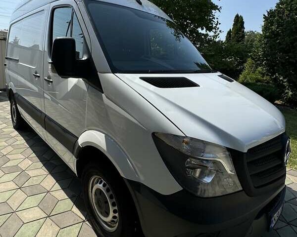 Белый Мерседес Sprinter, объемом двигателя 2.14 л и пробегом 176 тыс. км за 17952 $, фото 7 на Automoto.ua