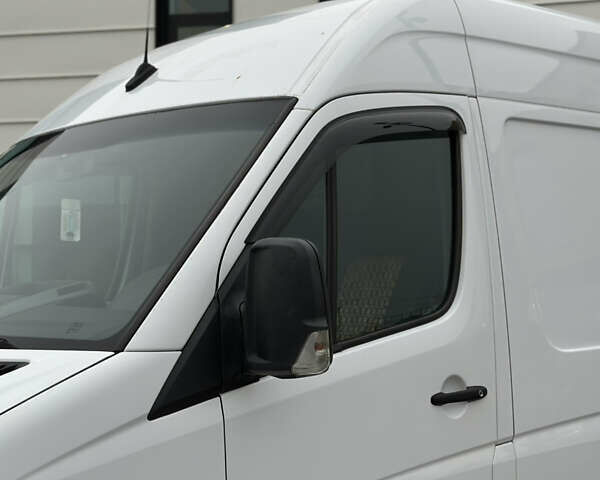 Белый Мерседес Sprinter, объемом двигателя 2.14 л и пробегом 470 тыс. км за 15800 $, фото 3 на Automoto.ua