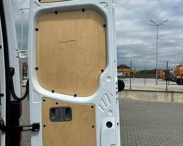 Белый Мерседес Sprinter, объемом двигателя 0 л и пробегом 168 тыс. км за 49421 $, фото 15 на Automoto.ua