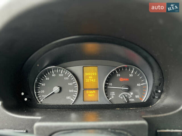 Белый Мерседес Sprinter, объемом двигателя 2.2 л и пробегом 349 тыс. км за 19900 $, фото 14 на Automoto.ua